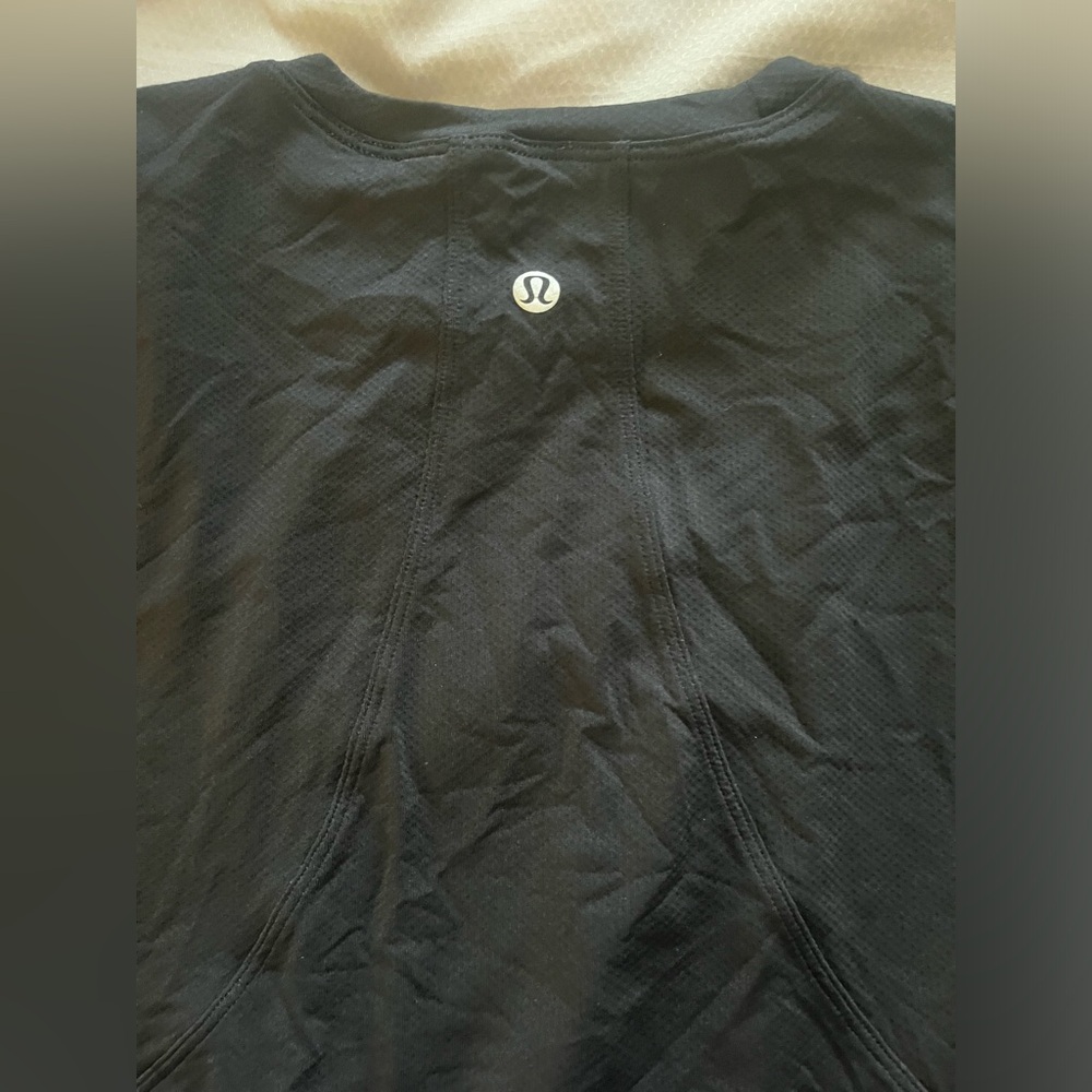 size 4 lulu oversized crop shirt